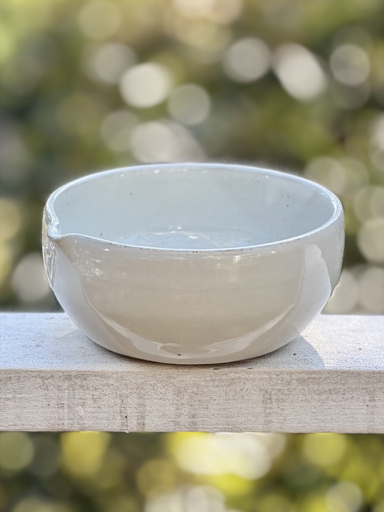 White medium pour bowl/macha bowl, handmade by Suzanne Luna